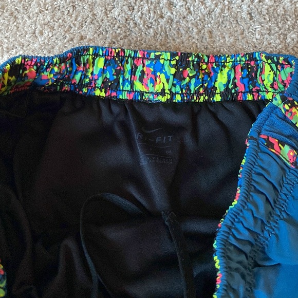 Nike Running Shorts - Picture 4 of 8